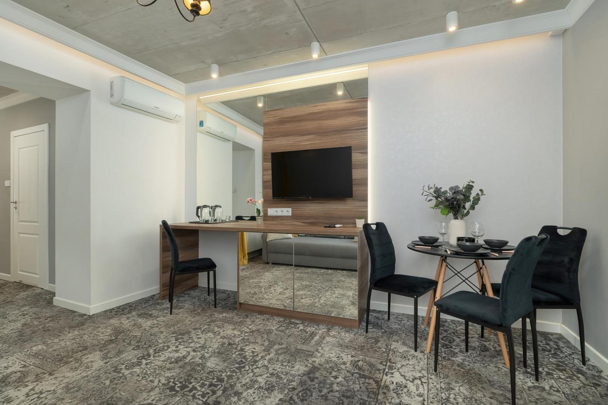 קרקוב Modern & Comfy Apartment Rakowicka 6 Cracow By Renters מראה חיצוני תמונה